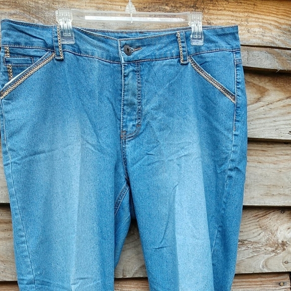 Embroidered Slant Pocket Jeans Women's Plus Size 16W High Rise Straight Leg Blue - Picture 3 of 11